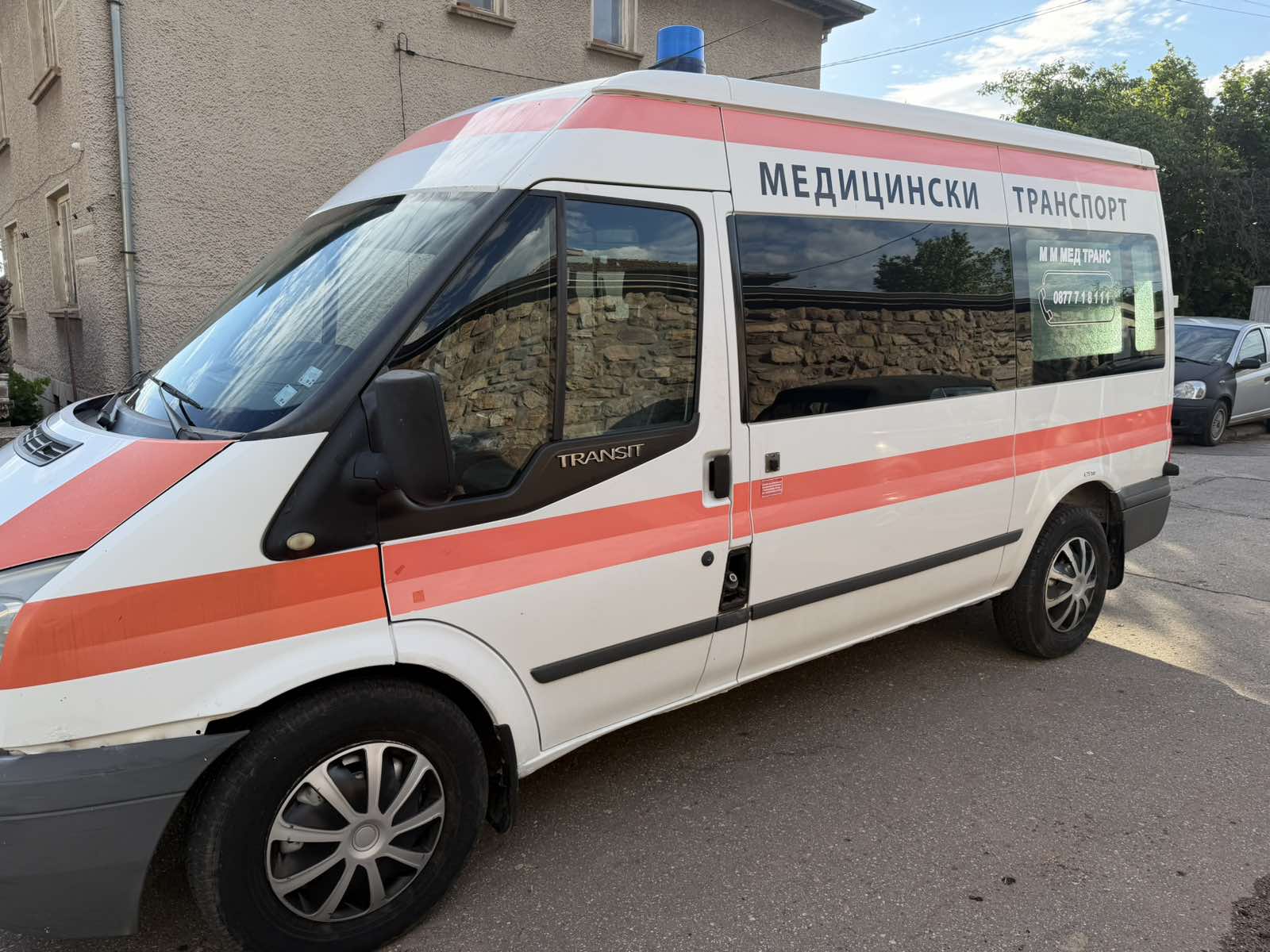 Реална линейка на М М Мед Транс за медицински транспорт